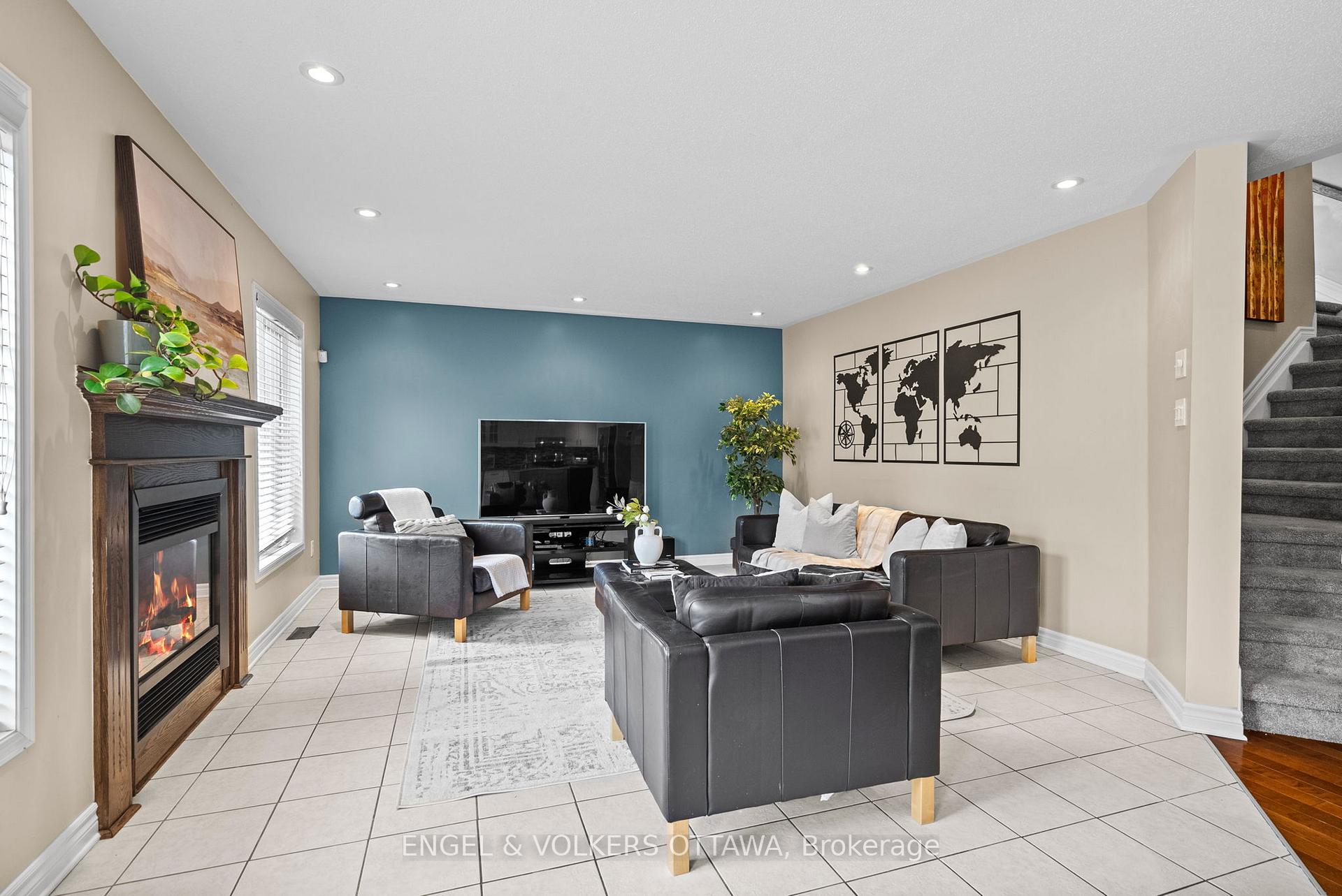 Photo 12 of 15 Haslemere Avenue, Ottawa, Kanata - Morgan's Grant/South March — HOMEH