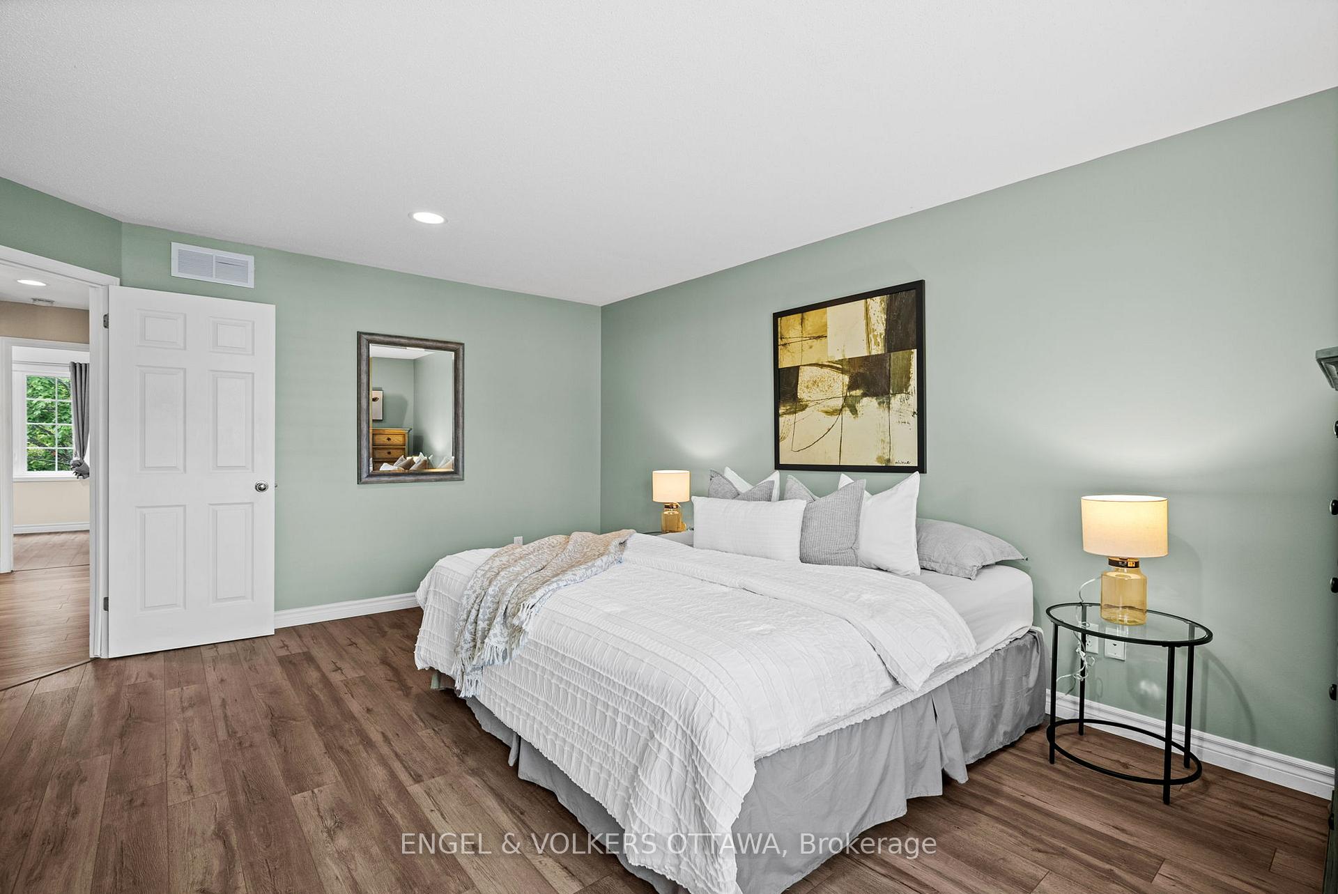 Photo 20 of 15 Haslemere Avenue, Ottawa, Kanata - Morgan's Grant/South March — HOMEH