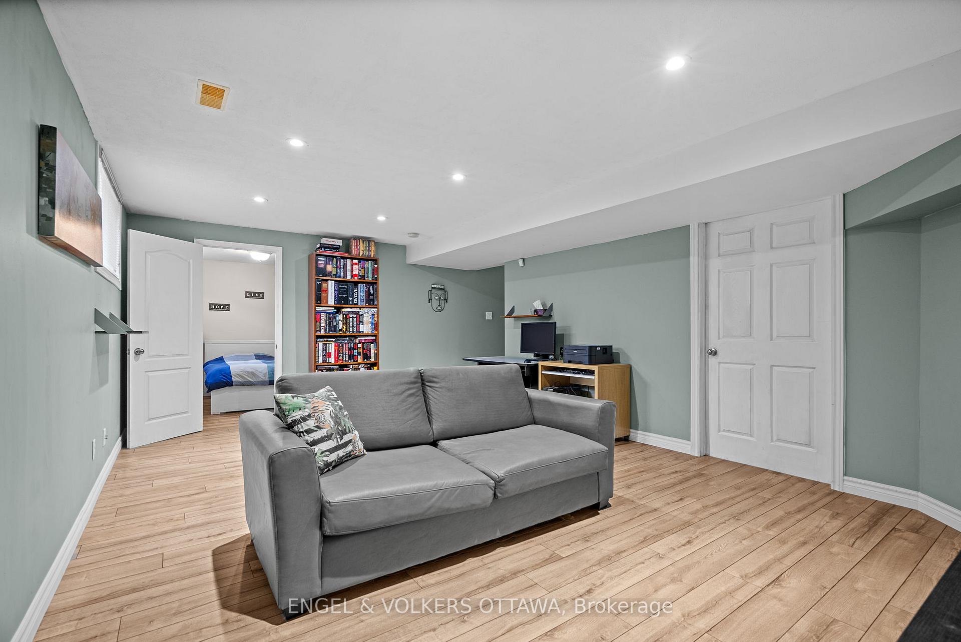 Photo 29 of 15 Haslemere Avenue, Ottawa, Kanata - Morgan's Grant/South March — HOMEH