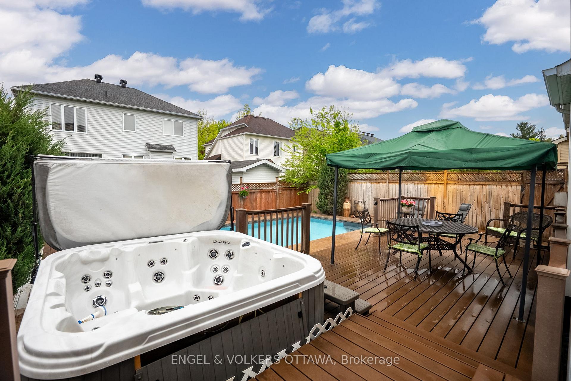 Photo 33 of 15 Haslemere Avenue, Ottawa, Kanata - Morgan's Grant/South March — HOMEH