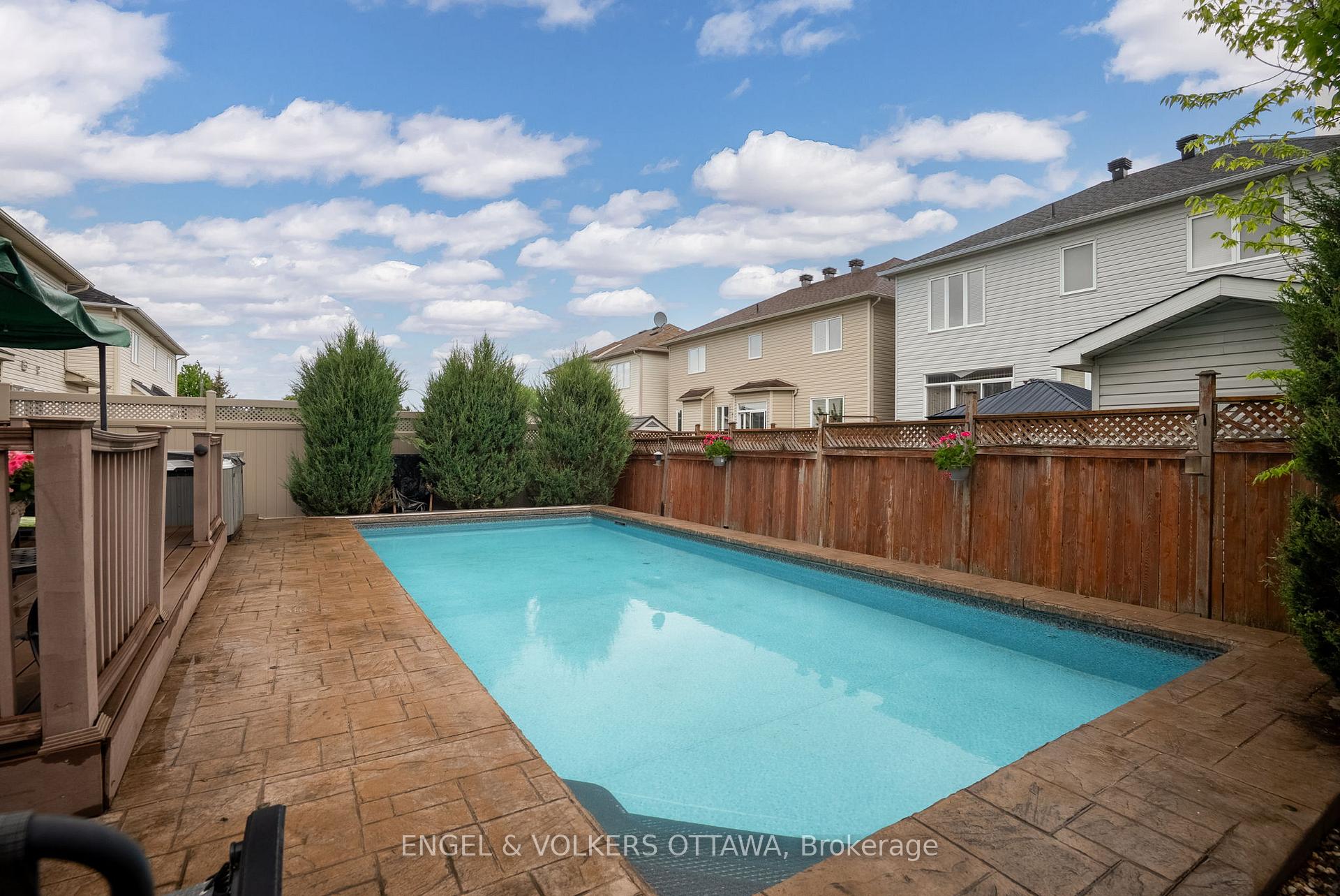 Photo 34 of 15 Haslemere Avenue, Ottawa, Kanata - Morgan's Grant/South March — HOMEH