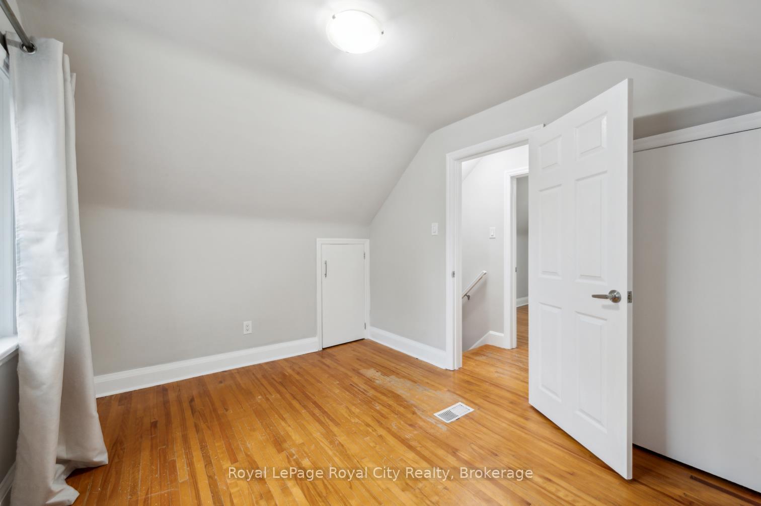 Photo 14 of 495 Stirling Avenue S, Kitchener — HOMEH
