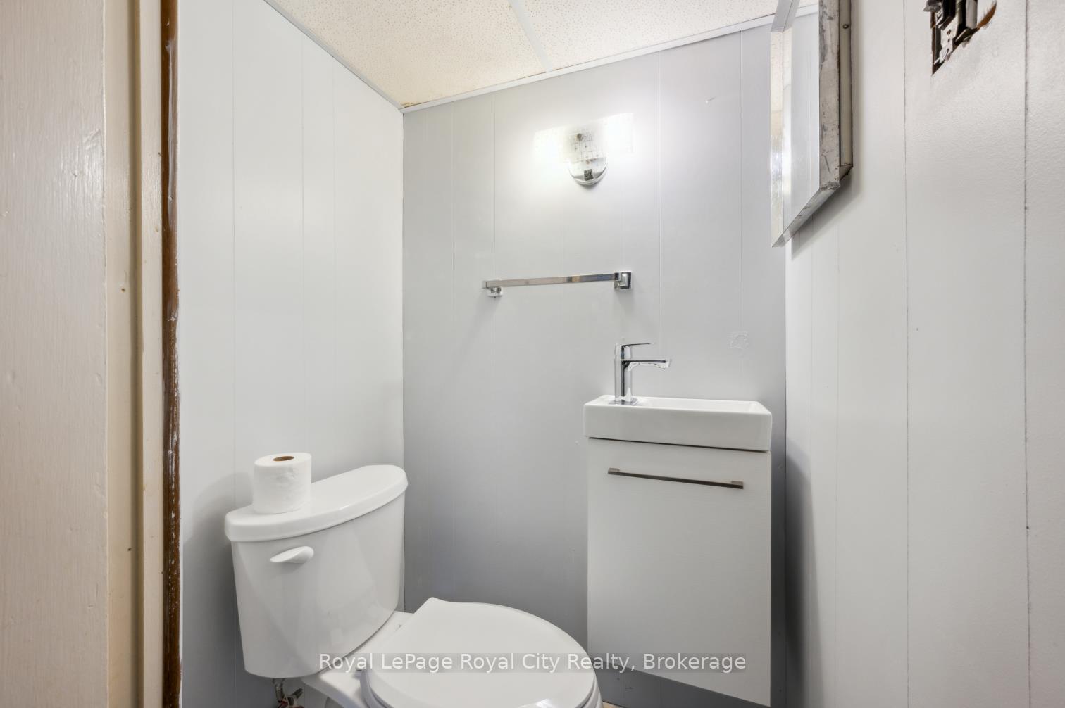 Photo 17 of 495 Stirling Avenue S, Kitchener — HOMEH