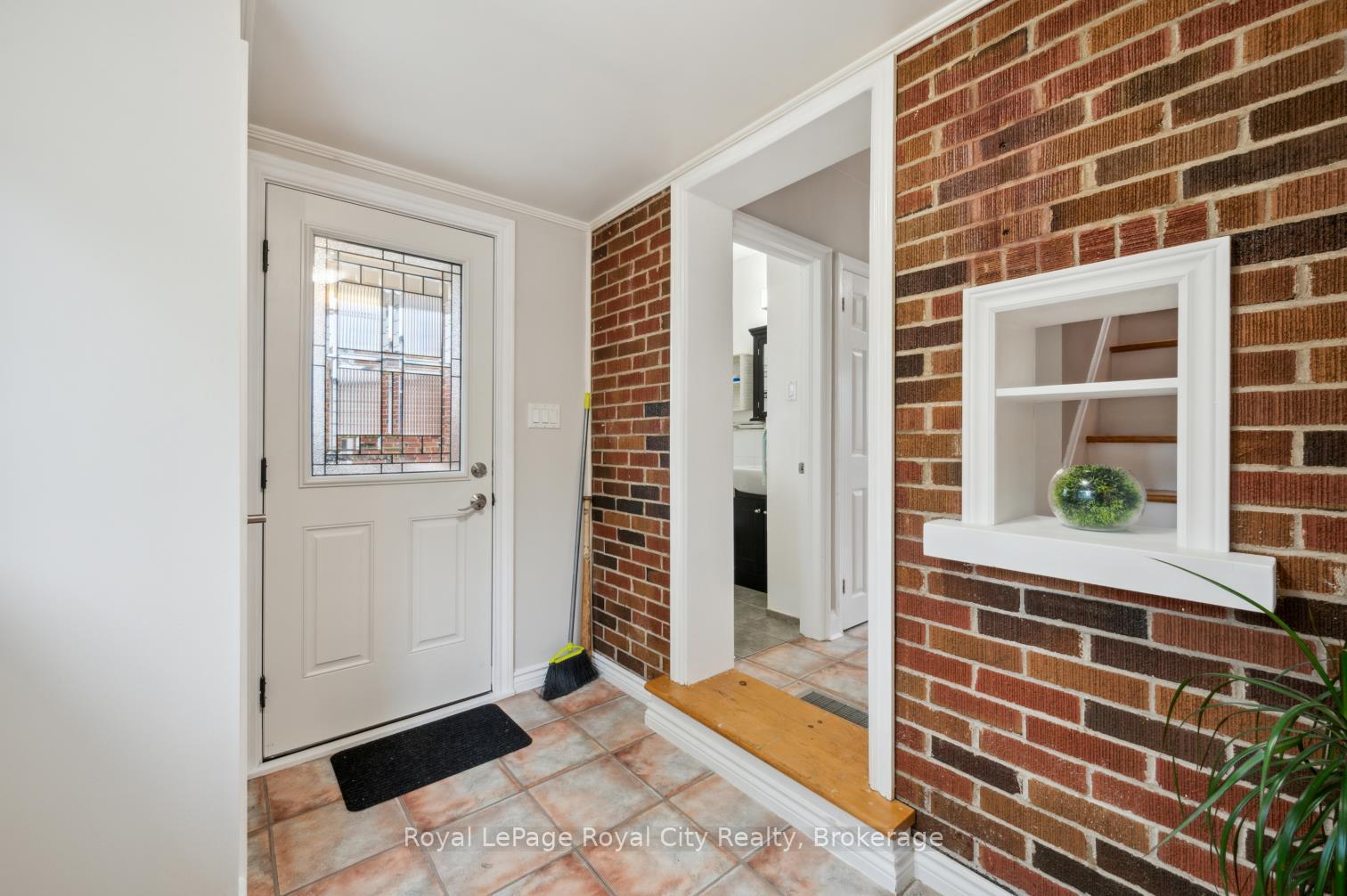 Photo 19 of 495 Stirling Avenue S, Kitchener — HOMEH