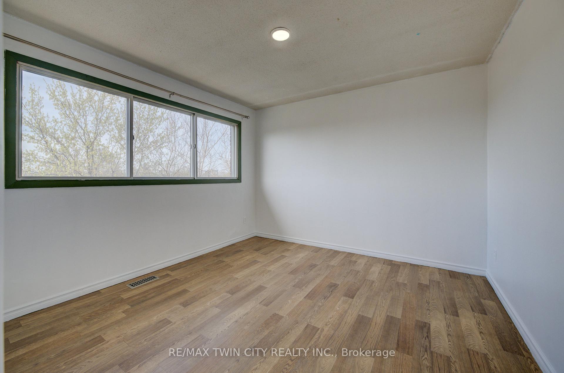 Photo 6 of 486 Highland Road E, Kitchener, Southdale — HOMEH
