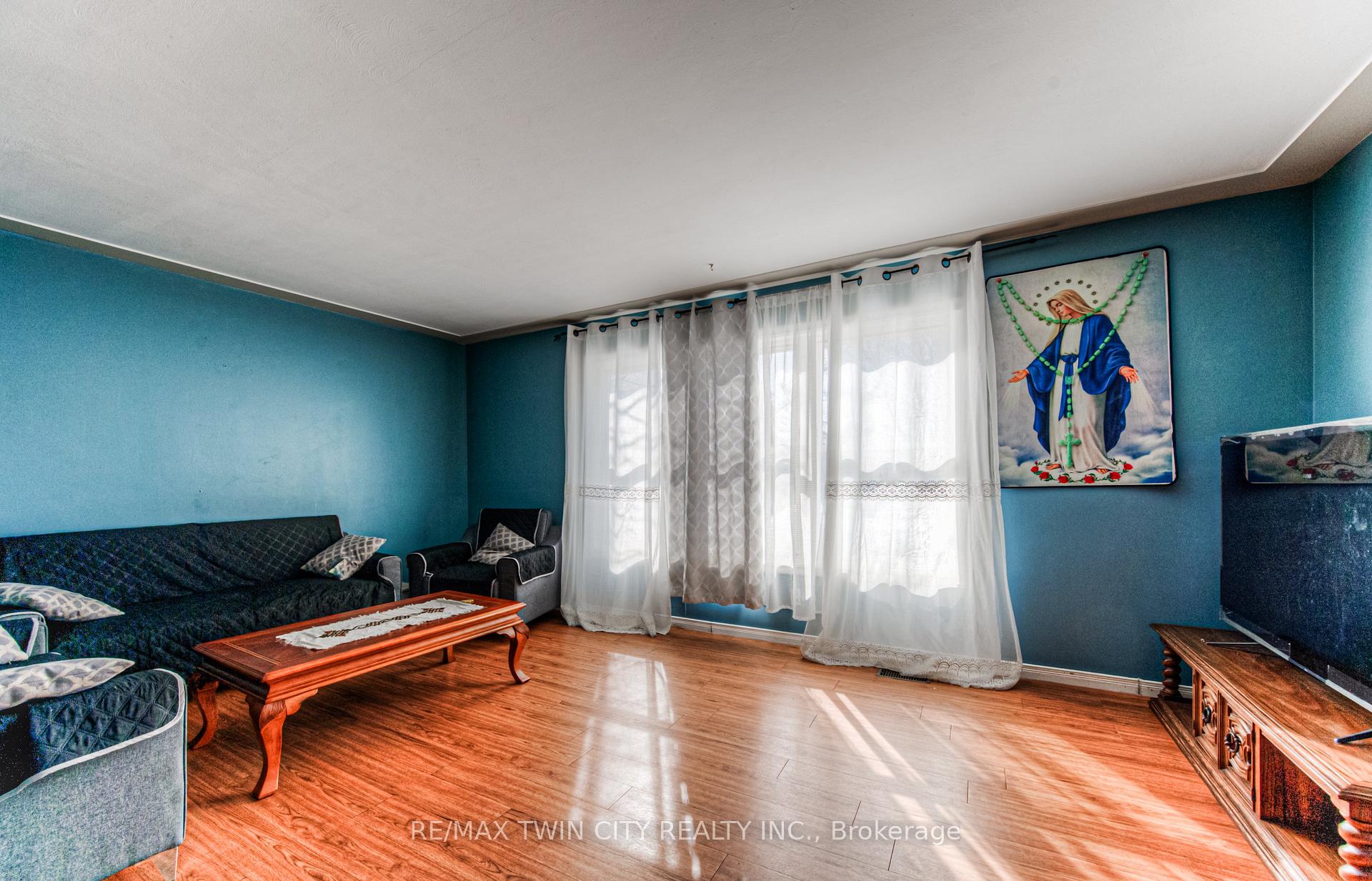 Photo 17 of 486 Highland Road E, Kitchener, Southdale — HOMEH