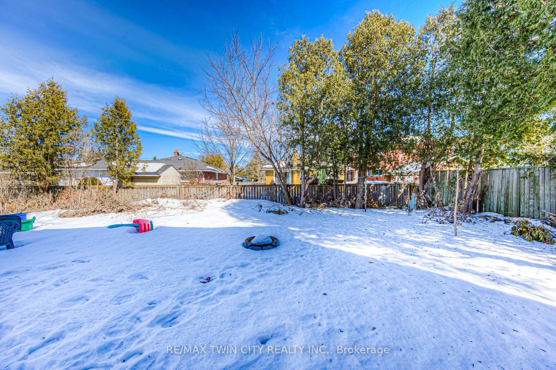 Photo 32 of 486 Highland Road E, Kitchener, Southdale — HOMEH