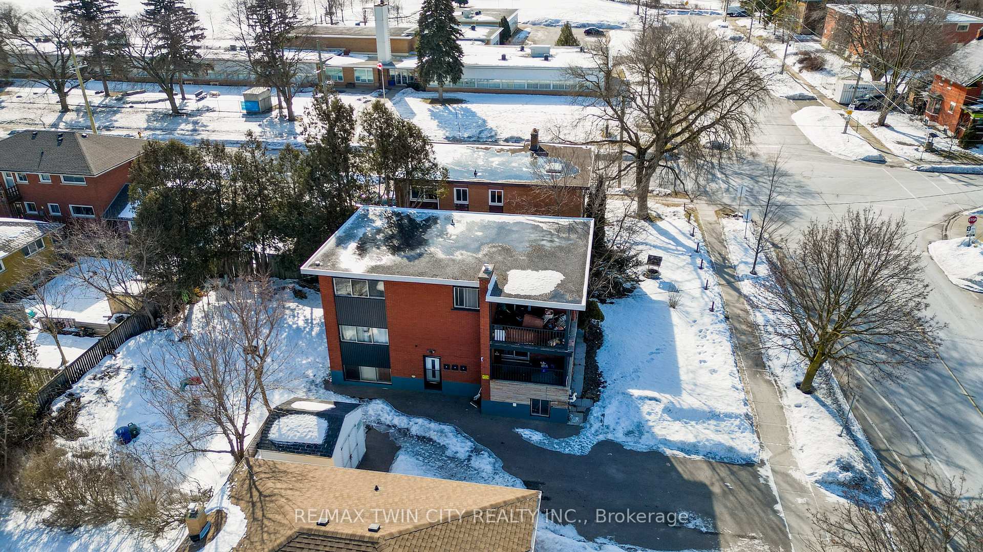 Photo 37 of 486 Highland Road E, Kitchener, Southdale — HOMEH