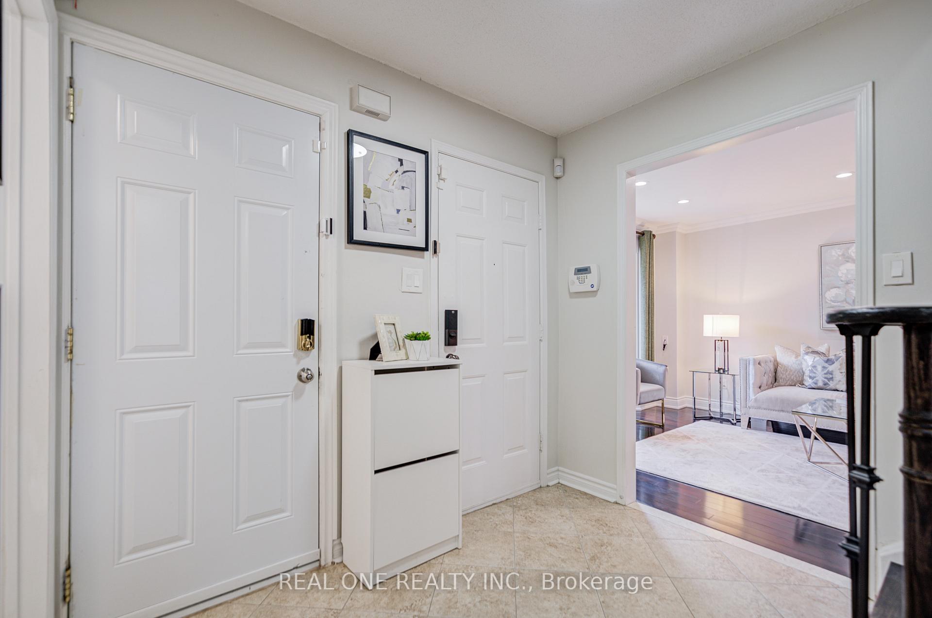 Photo 4 of 58 Elson Street, Markham, Middlefield — HOMEH