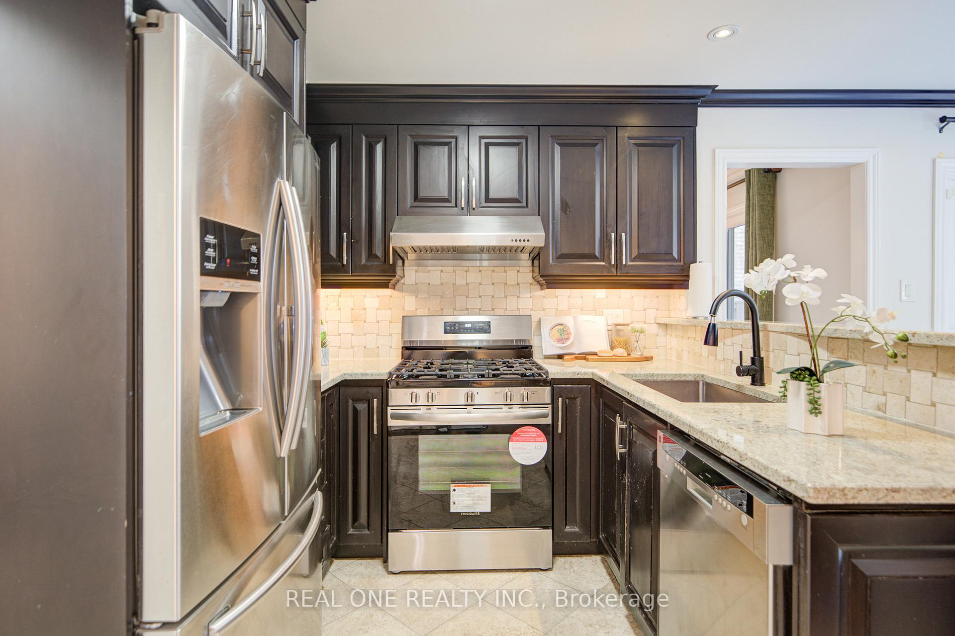 Photo 23 of 58 Elson Street, Markham, Middlefield — HOMEH