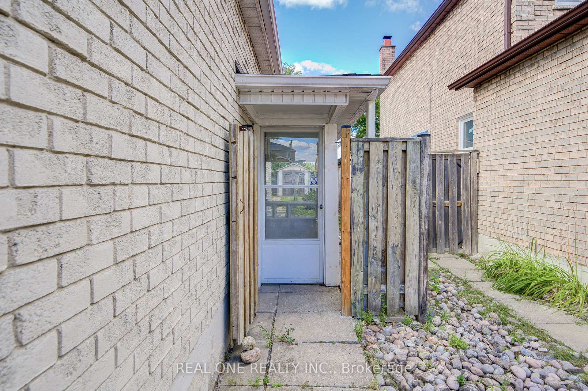 Photo 45 of 58 Elson Street, Markham, Middlefield — HOMEH