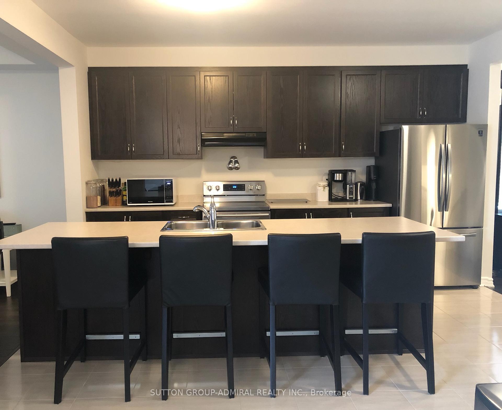 Photo 5 of 704 Brittanic Road, Ottawa, Kanata - Emerald Meadows/Trailwest — HOMEH