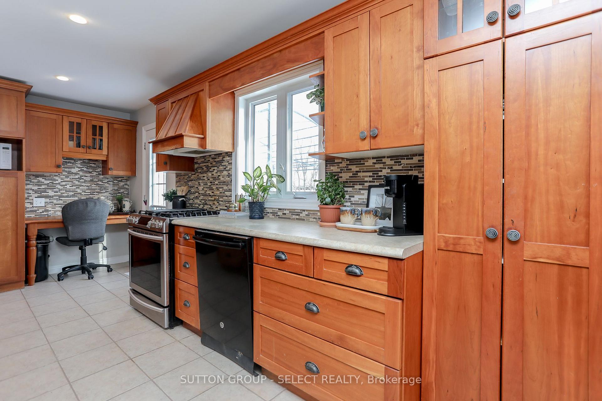 Photo 15 of 3550 Springer Road N, Middlesex Centre, Delaware Town — HOMEH