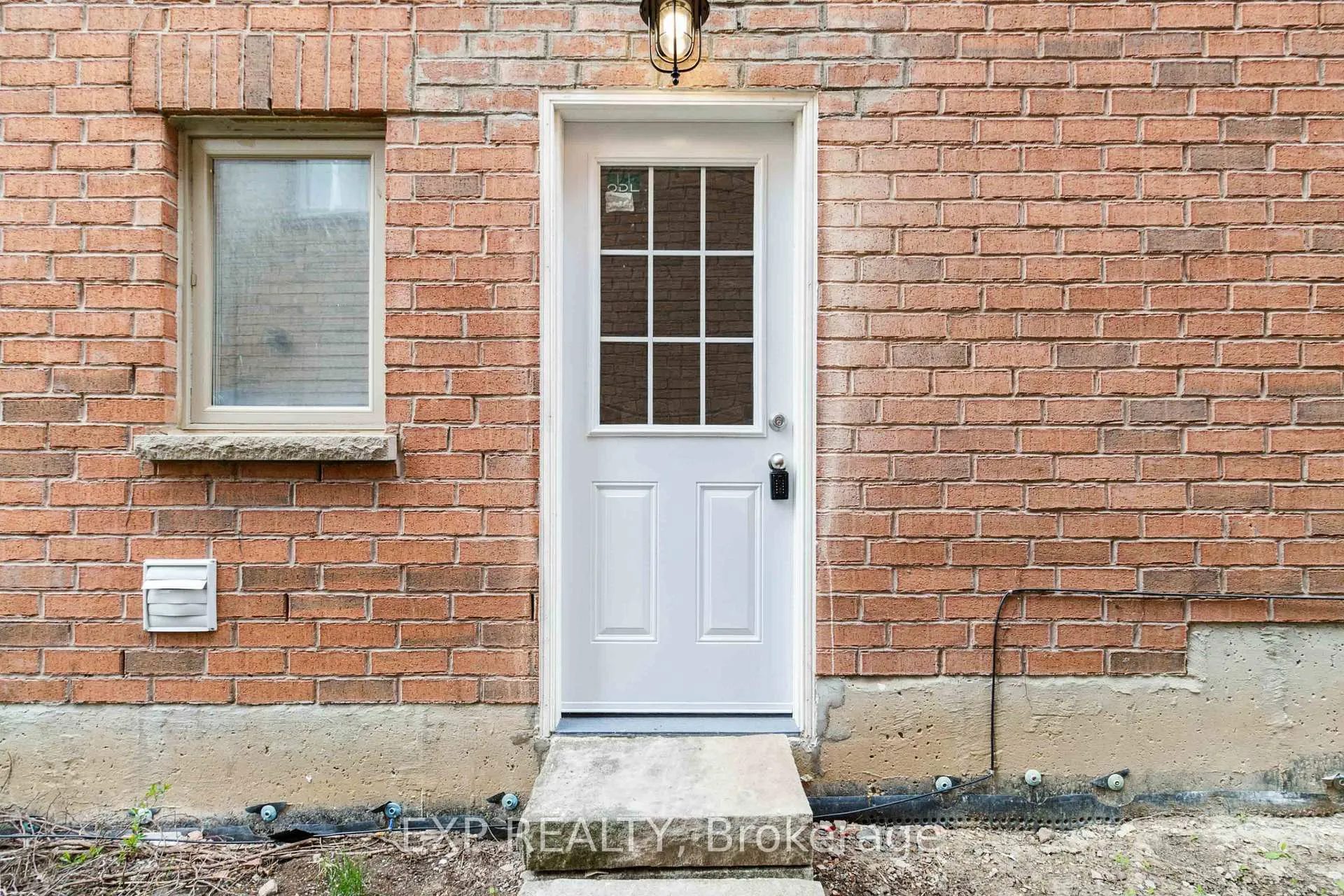 Photo 4 of Unit Basmt, 397 Scott Boulevard, Milton, Scott — HOMEH