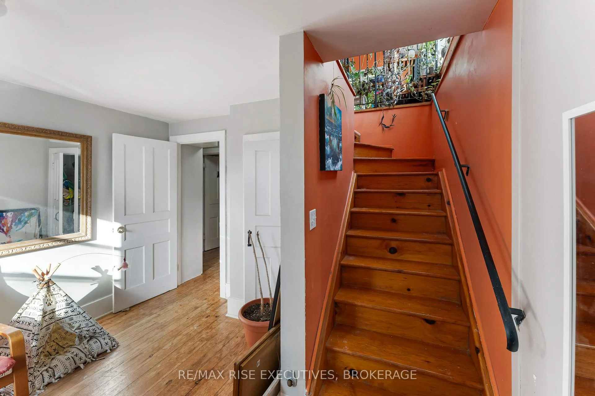 Photo 16 of 539 Albert Street, Kingston, East of Sir John A. Blvd — HOMEH