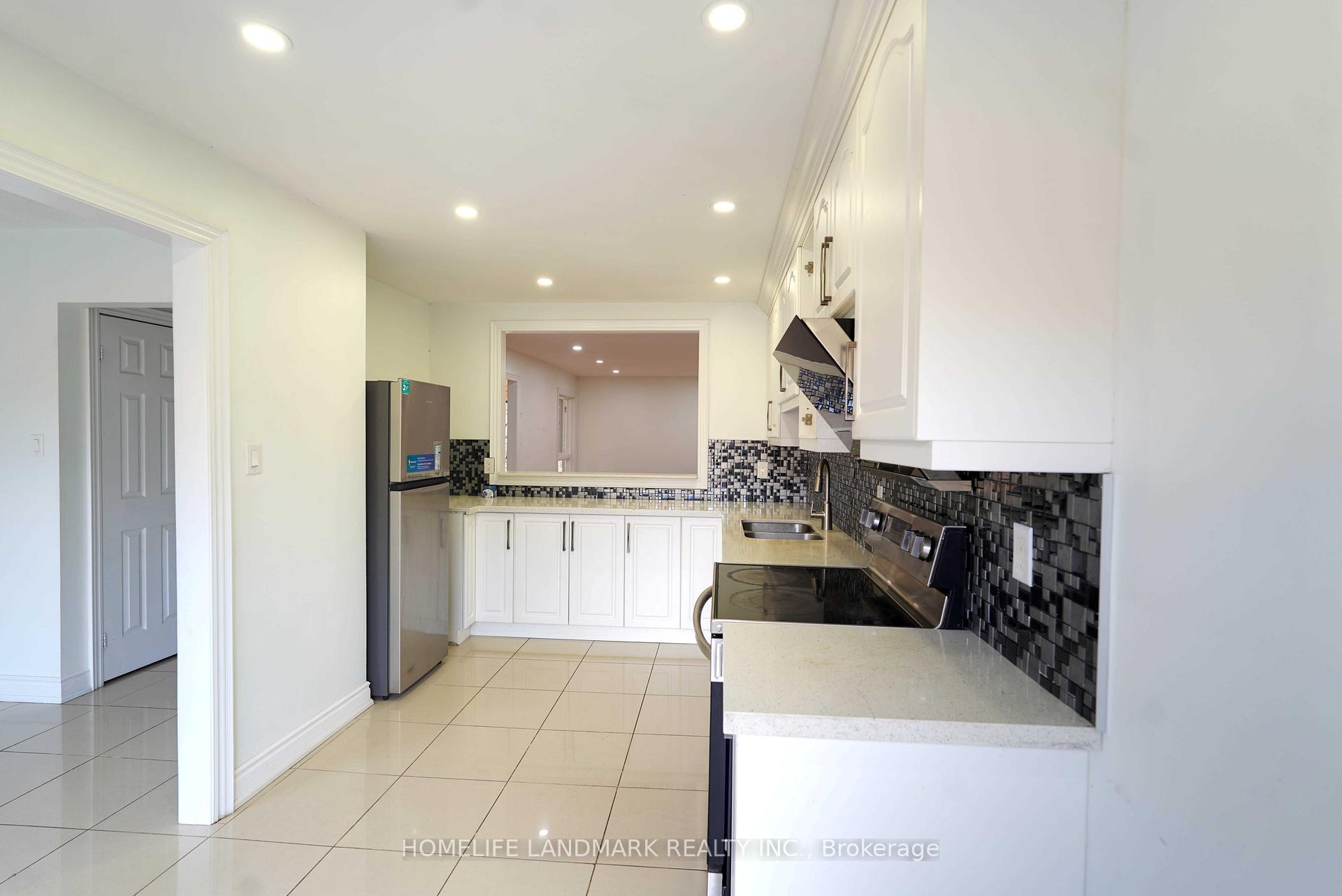 Photo 7 of 112 Goodwood Drive, Markham, Middlefield — HOMEH
