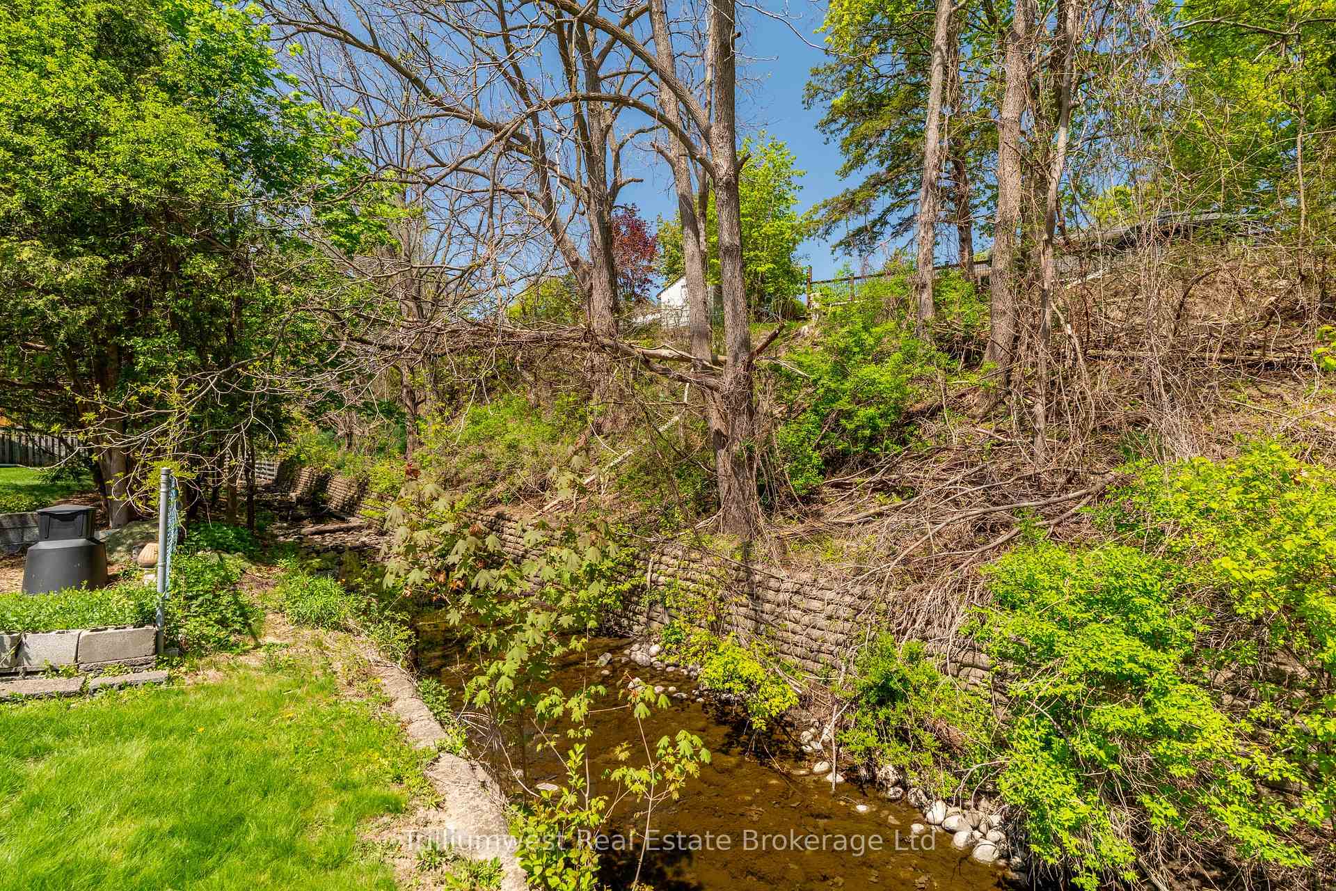 Photo 6 of 147 Village Road, Kitchener — HOMEH