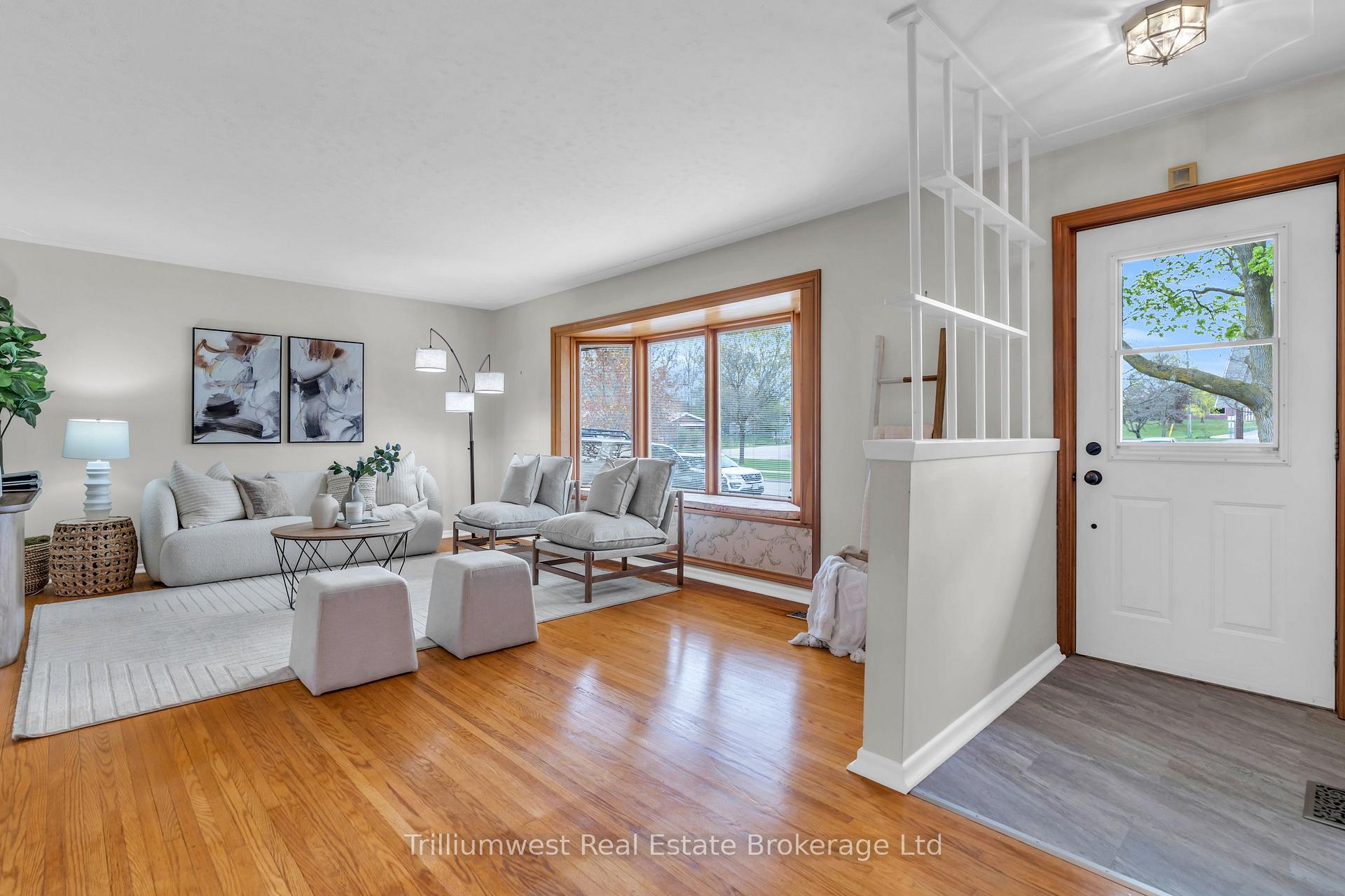 Photo 7 of 147 Village Road, Kitchener — HOMEH