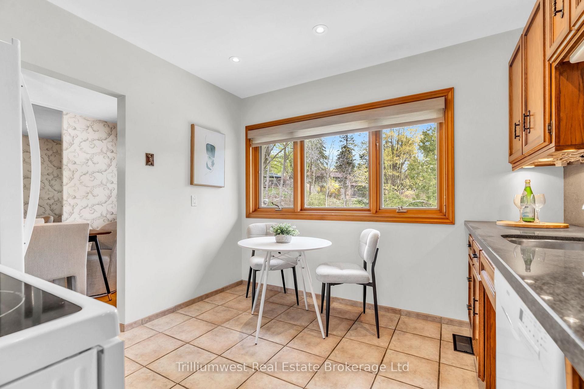 Photo 15 of 147 Village Road, Kitchener — HOMEH