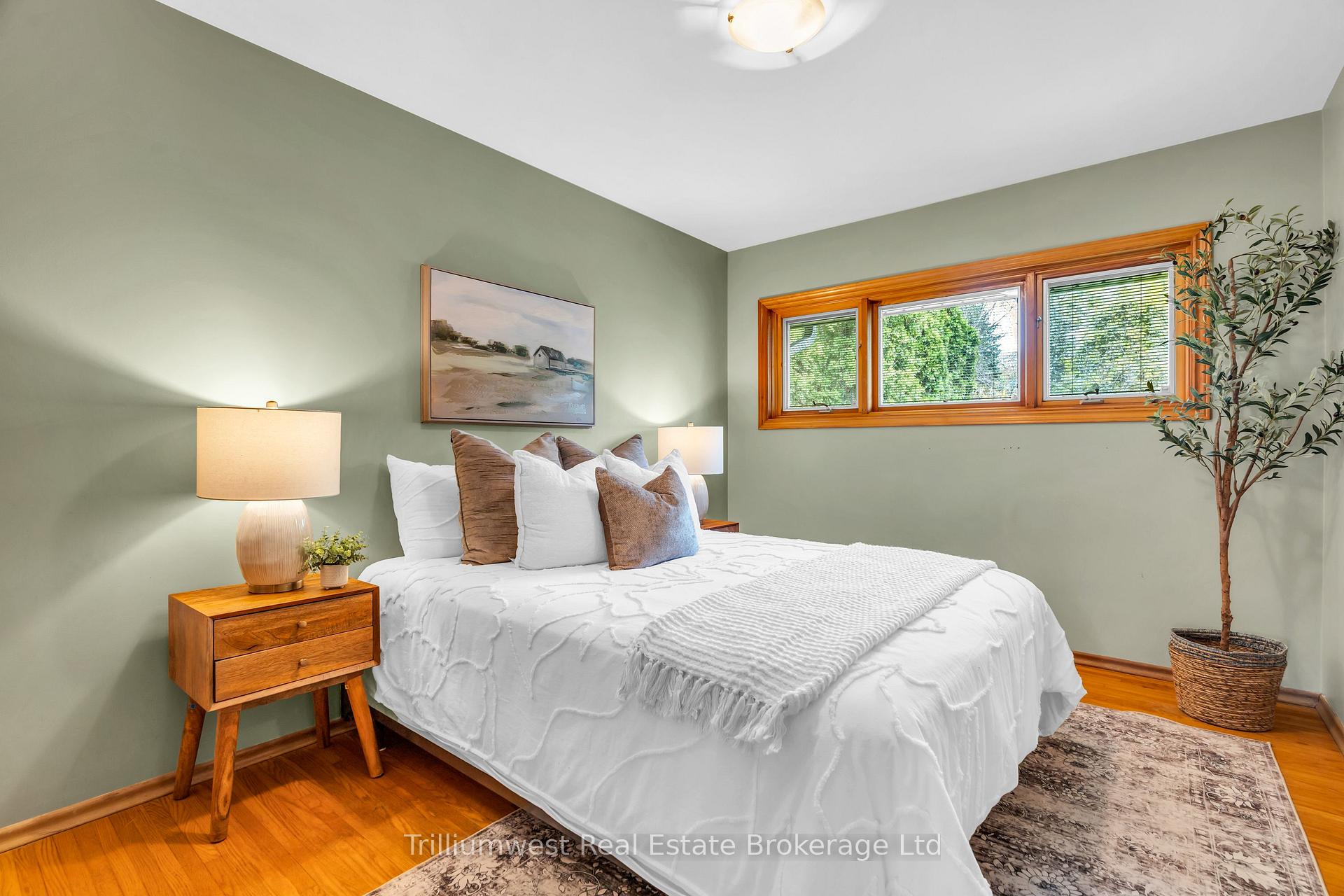 Photo 23 of 147 Village Road, Kitchener — HOMEH
