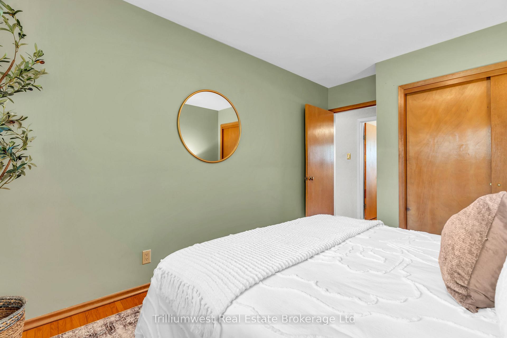 Photo 24 of 147 Village Road, Kitchener — HOMEH