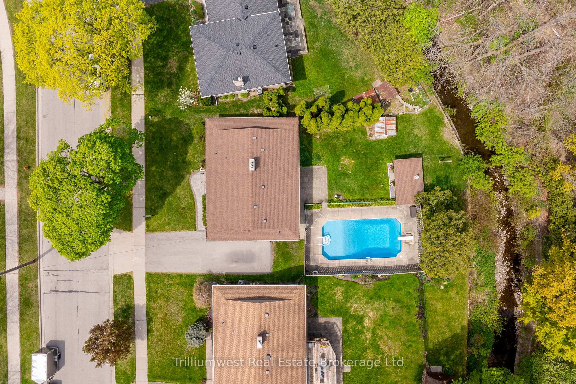 Photo 43 of 147 Village Road, Kitchener — HOMEH