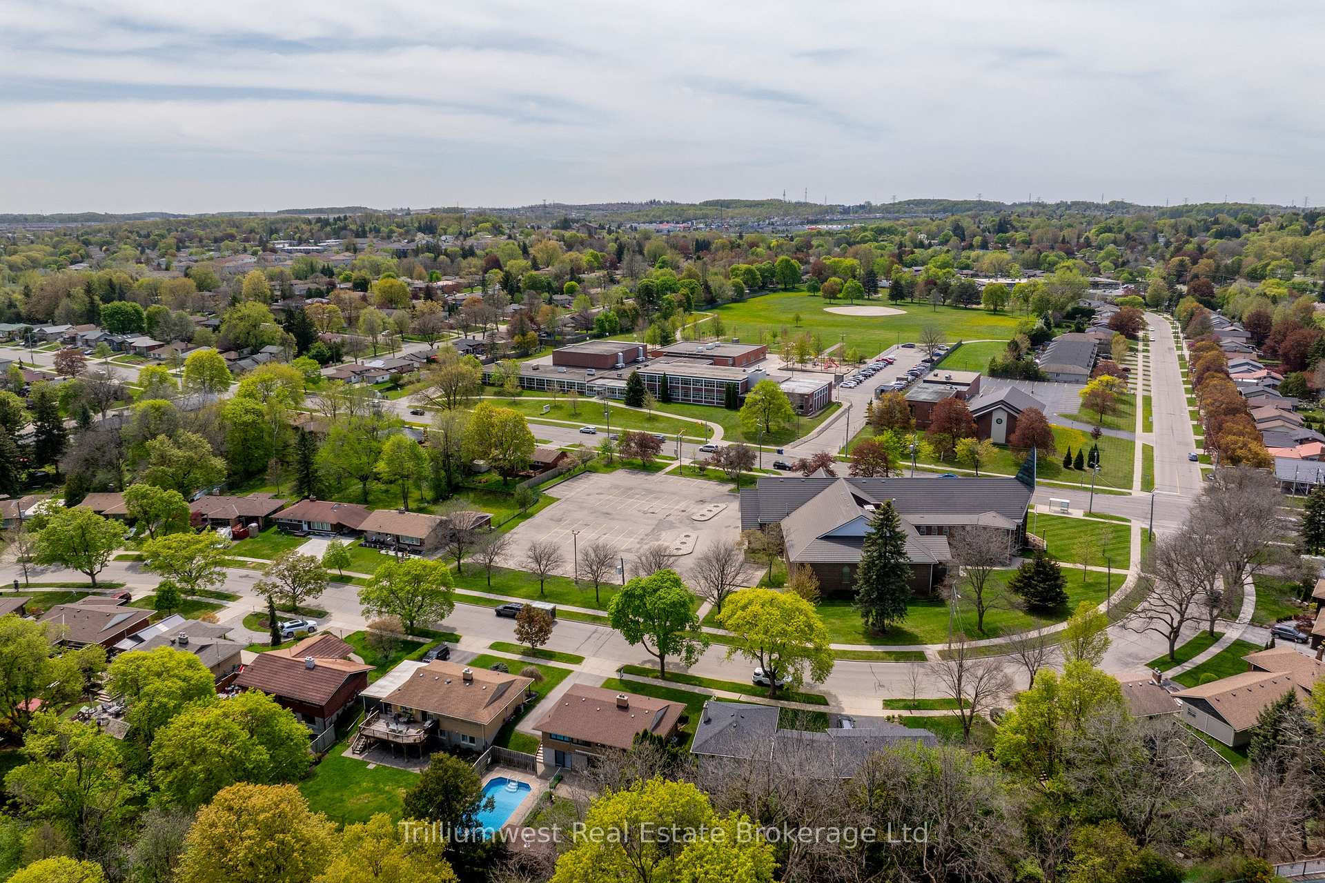 Photo 44 of 147 Village Road, Kitchener — HOMEH