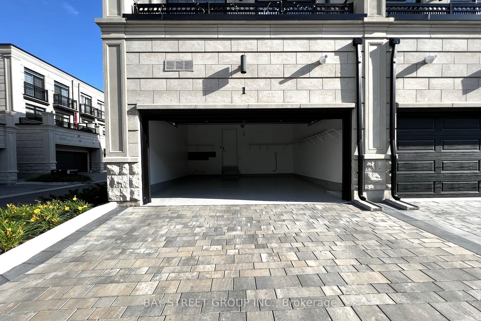 Photo 5 of 1 James Connoly Way, Markham, Unionville — HOMEH