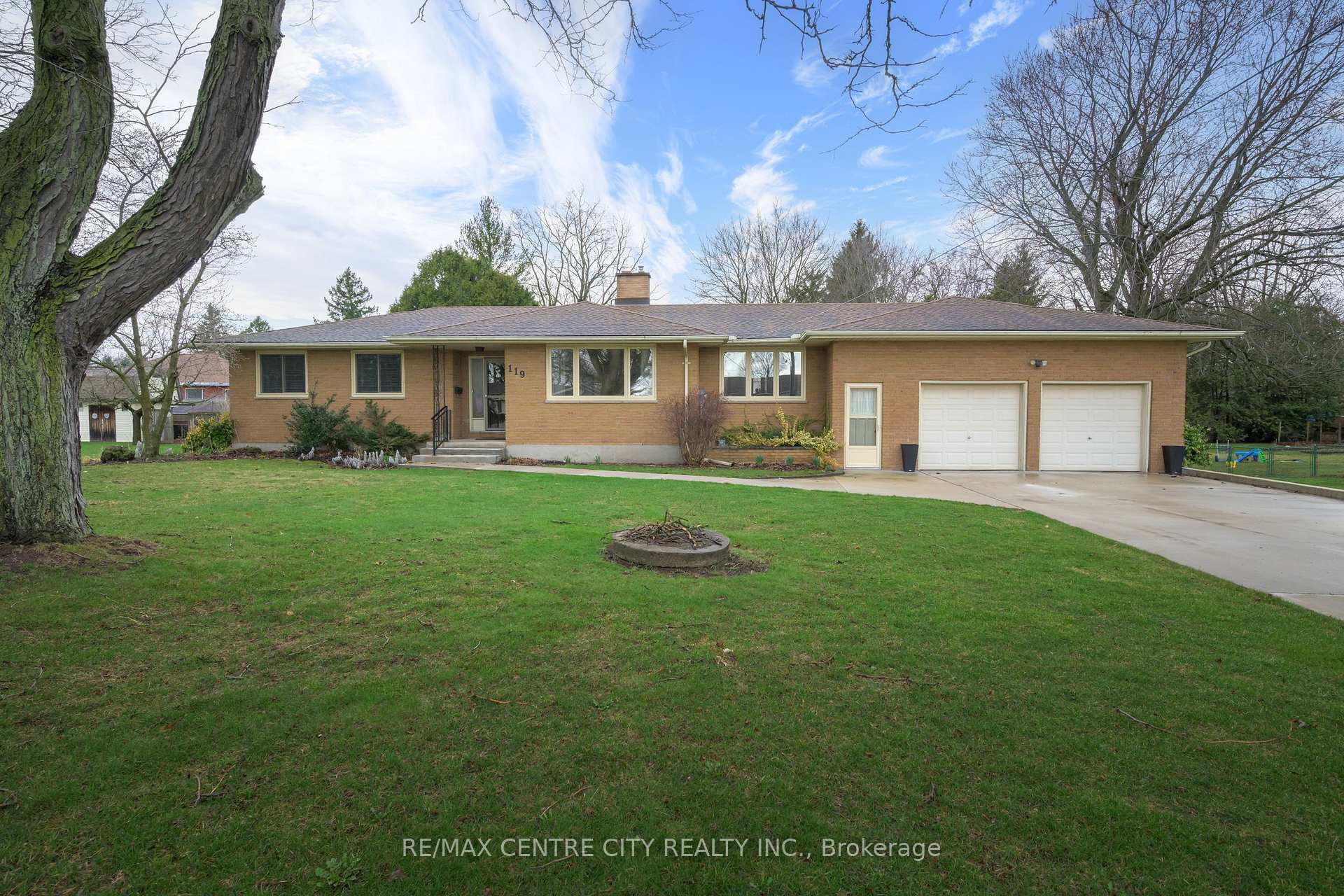 Photo 1 of 119 Thames Avenue, Middlesex Centre, Komoka — HOMEH