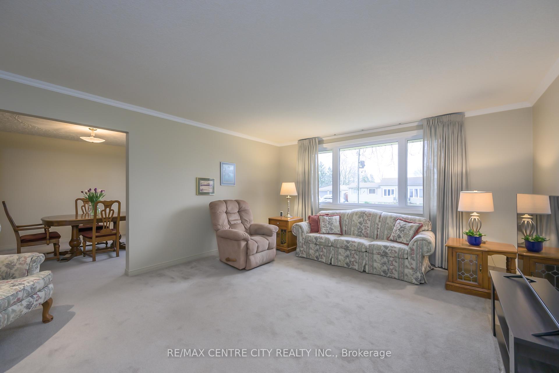 Photo 4 of 119 Thames Avenue, Middlesex Centre, Komoka — HOMEH