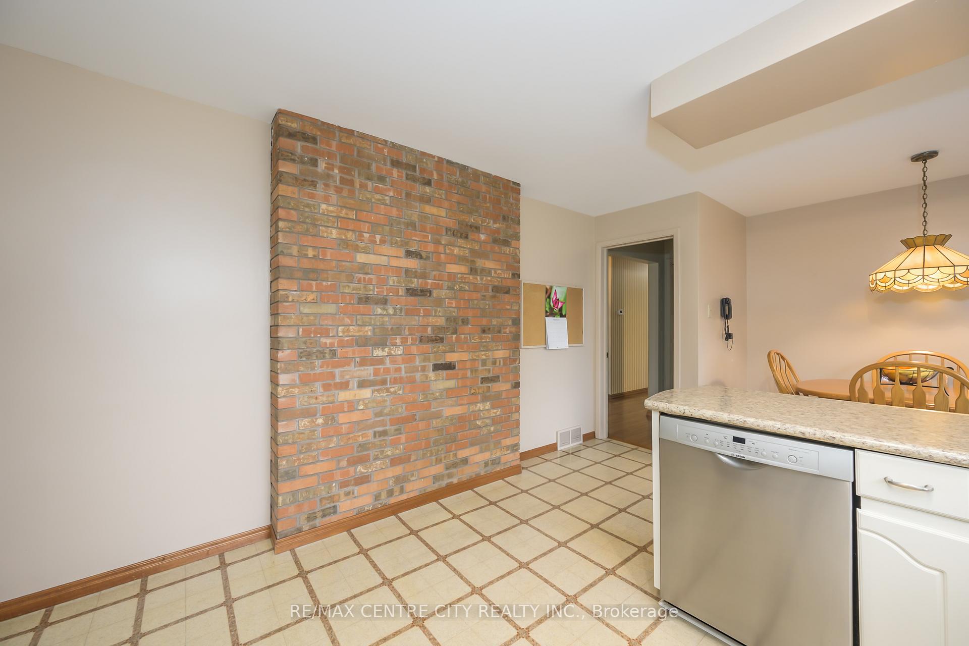 Photo 12 of 119 Thames Avenue, Middlesex Centre, Komoka — HOMEH