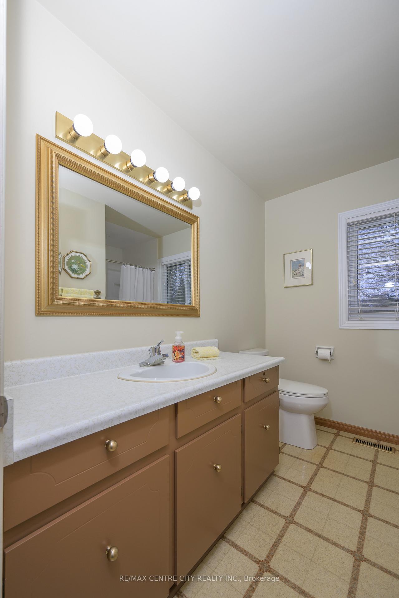Photo 20 of 119 Thames Avenue, Middlesex Centre, Komoka — HOMEH