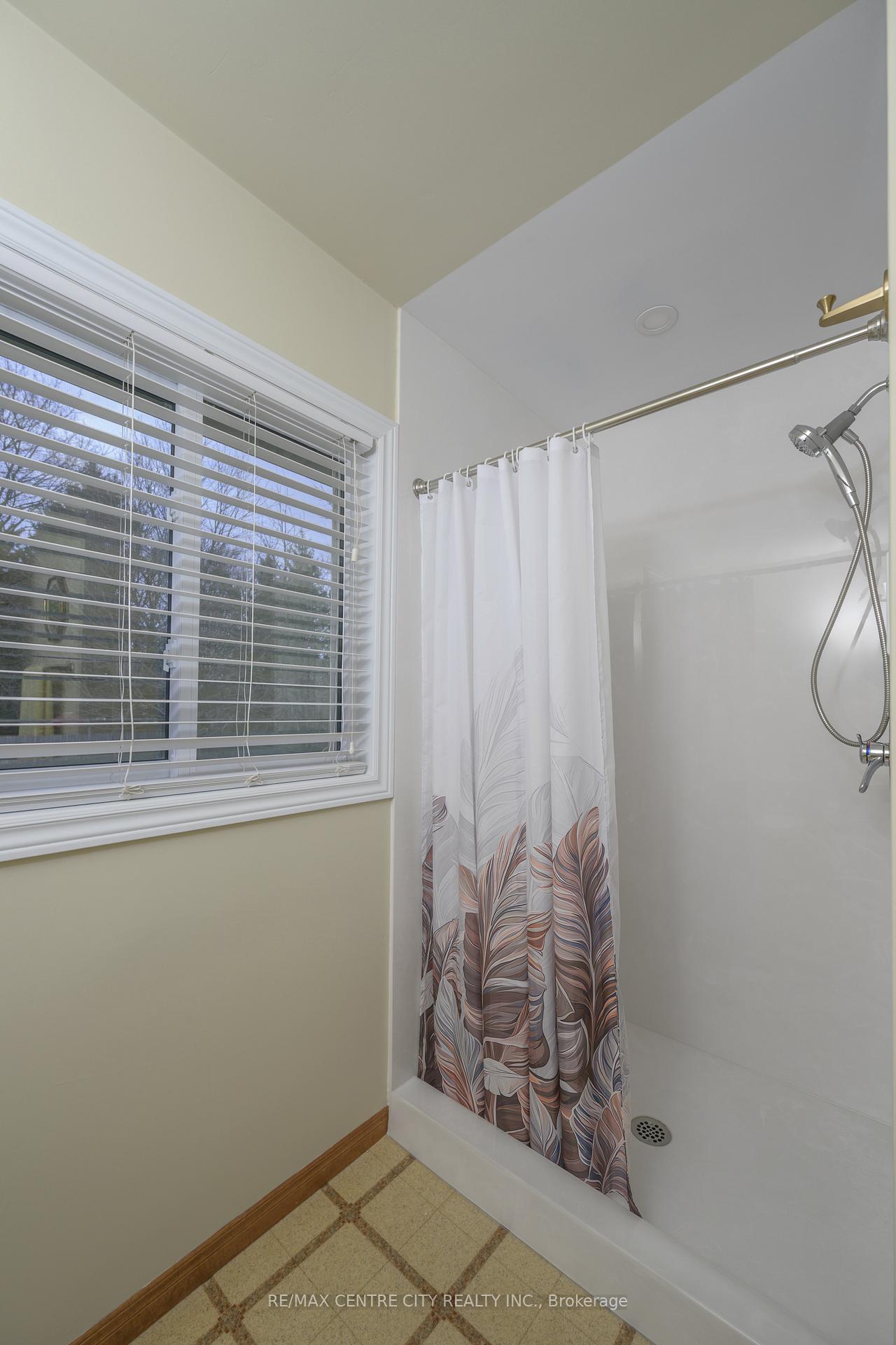 Photo 21 of 119 Thames Avenue, Middlesex Centre, Komoka — HOMEH