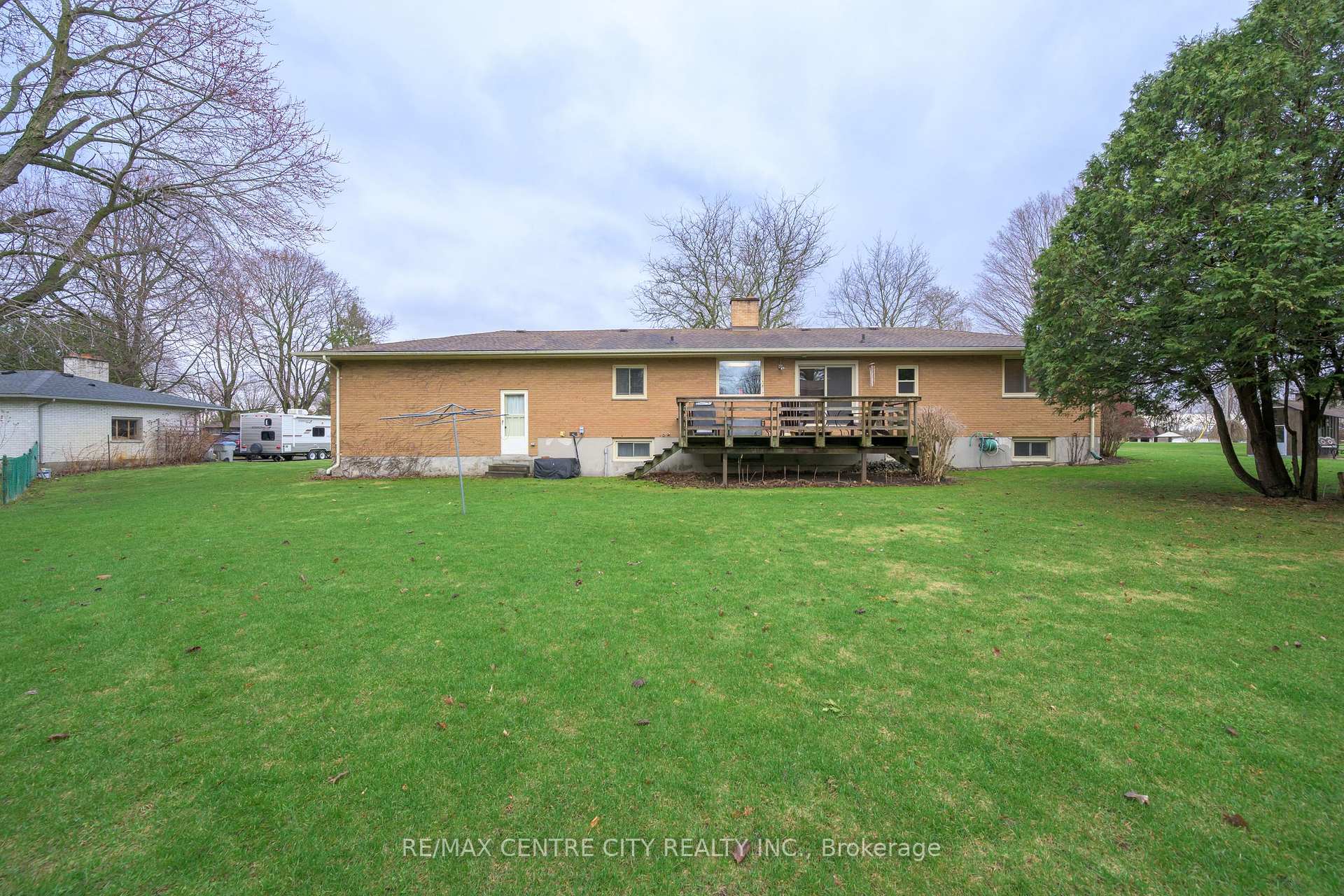 Photo 34 of 119 Thames Avenue, Middlesex Centre, Komoka — HOMEH