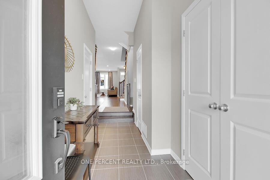 Photo 3 of 405 Cope Drive W, Ottawa, Kanata - Emerald Meadows/Trailwest — HOMEH