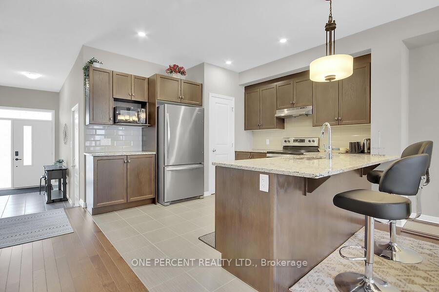 Photo 4 of 405 Cope Drive W, Ottawa, Kanata - Emerald Meadows/Trailwest — HOMEH