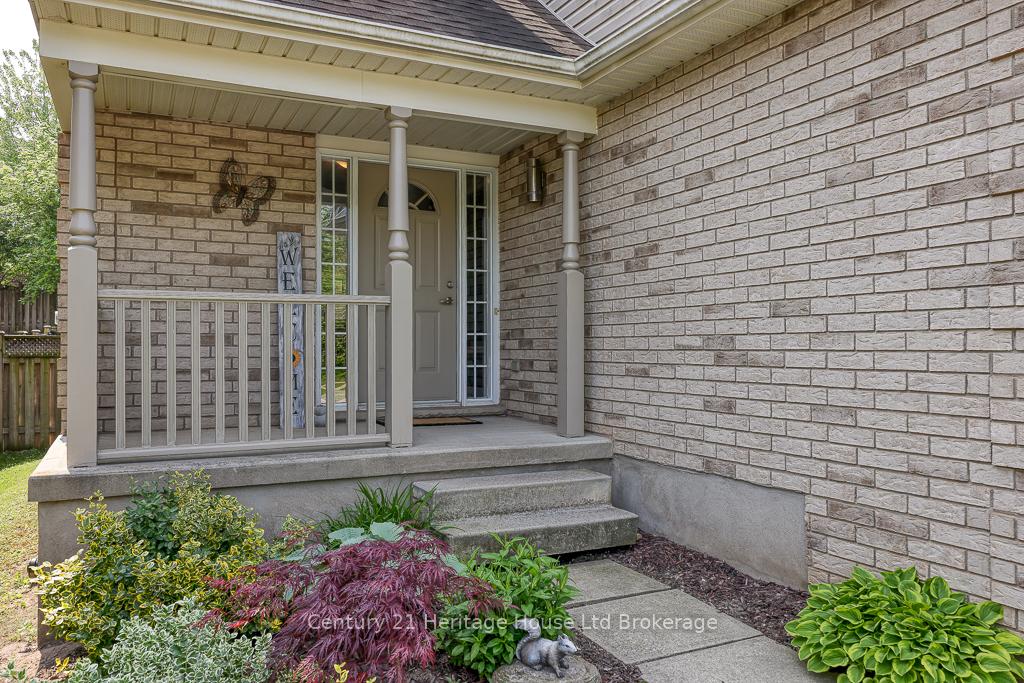 Photo 3 of 236 Doon South Drive, Kitchener — HOMEH