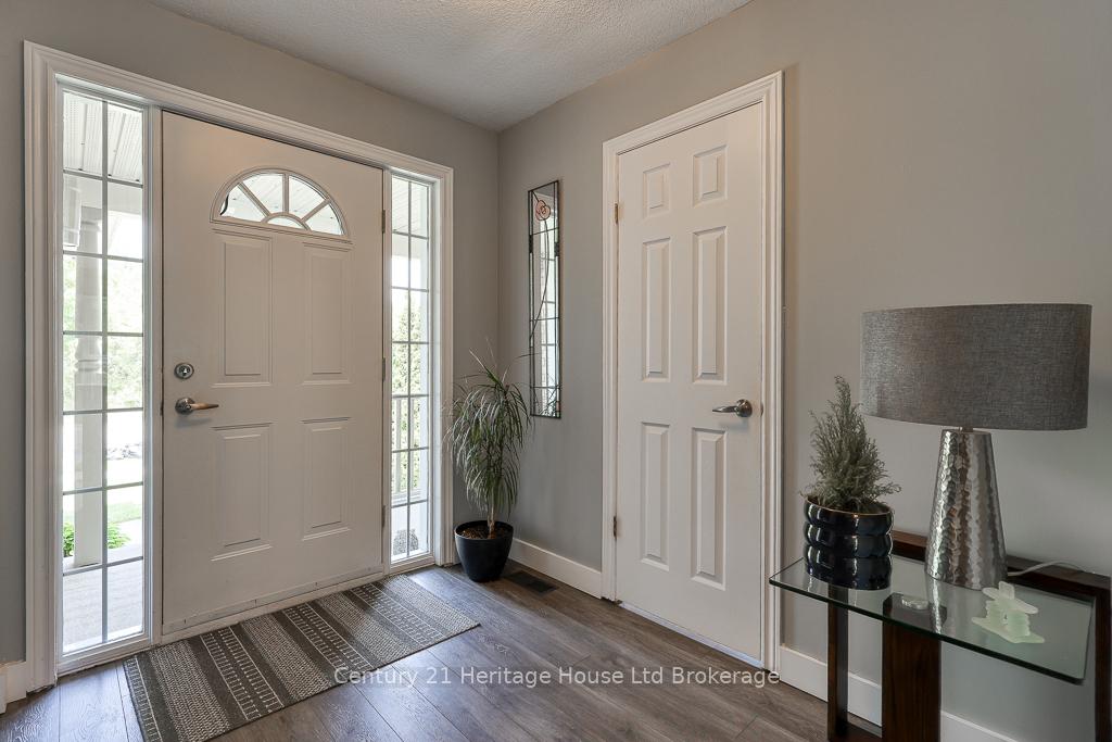 Photo 4 of 236 Doon South Drive, Kitchener — HOMEH