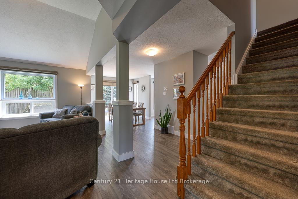 Photo 5 of 236 Doon South Drive, Kitchener — HOMEH