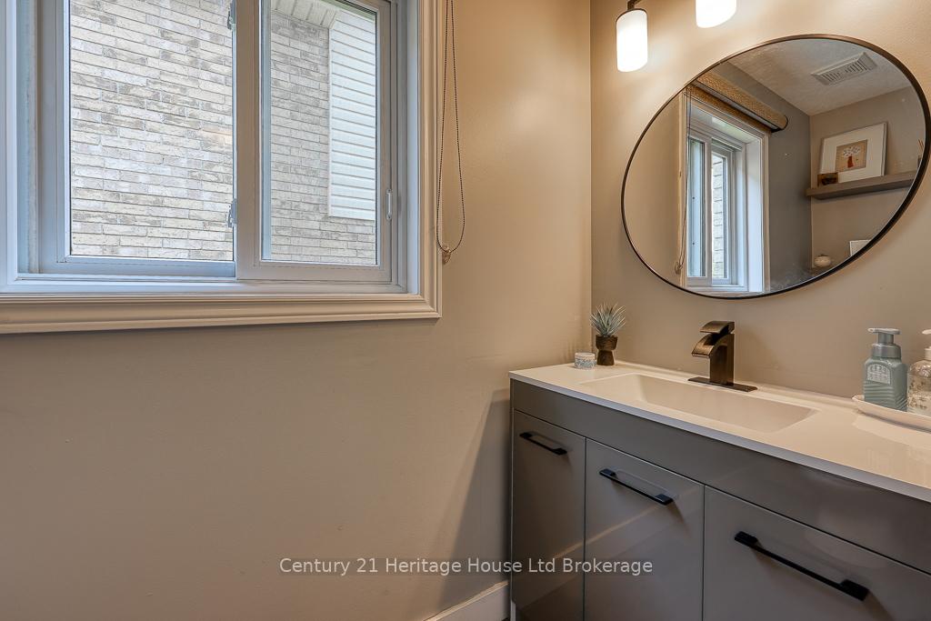 Photo 6 of 236 Doon South Drive, Kitchener — HOMEH
