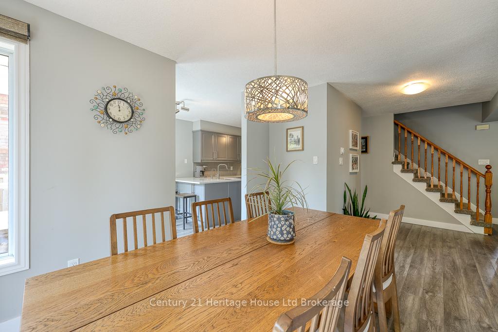 Photo 10 of 236 Doon South Drive, Kitchener — HOMEH