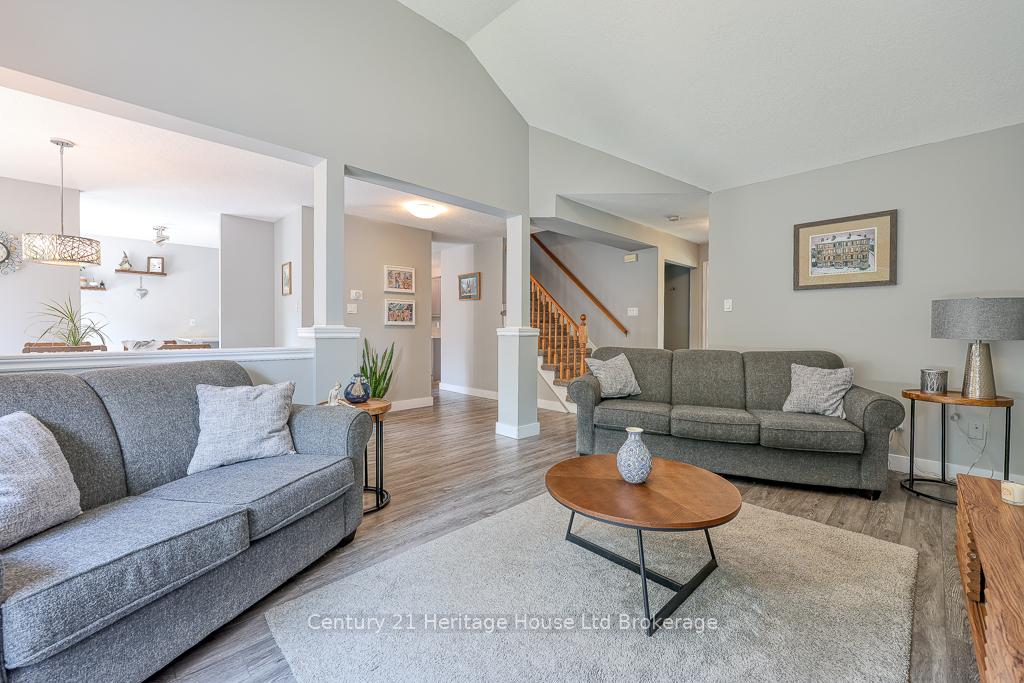 Photo 11 of 236 Doon South Drive, Kitchener — HOMEH