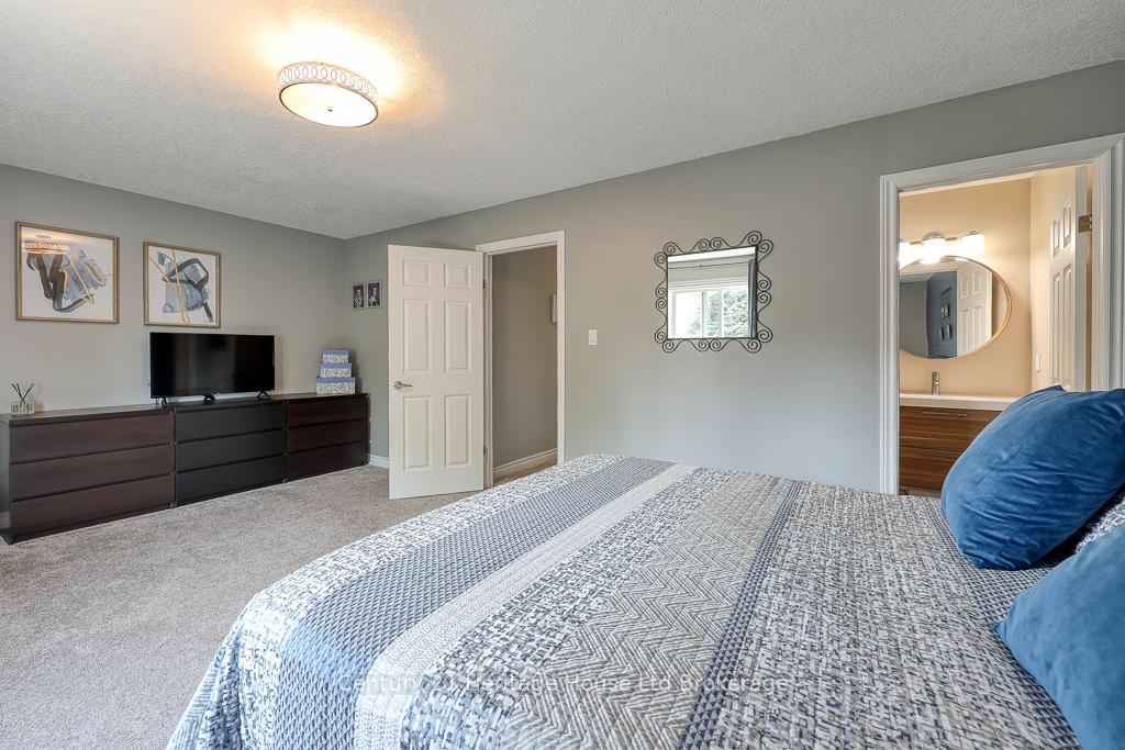 Photo 20 of 236 Doon South Drive, Kitchener — HOMEH