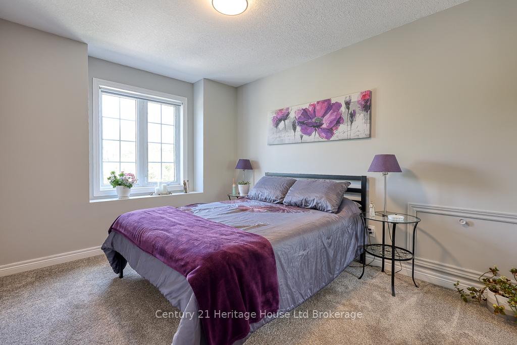 Photo 23 of 236 Doon South Drive, Kitchener — HOMEH