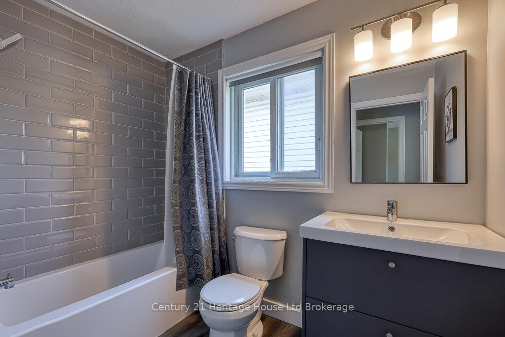 Photo 27 of 236 Doon South Drive, Kitchener — HOMEH