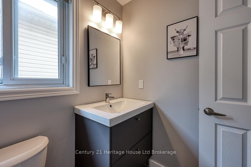 Photo 28 of 236 Doon South Drive, Kitchener — HOMEH