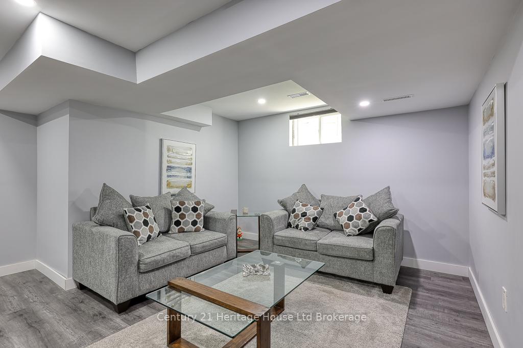 Photo 30 of 236 Doon South Drive, Kitchener — HOMEH