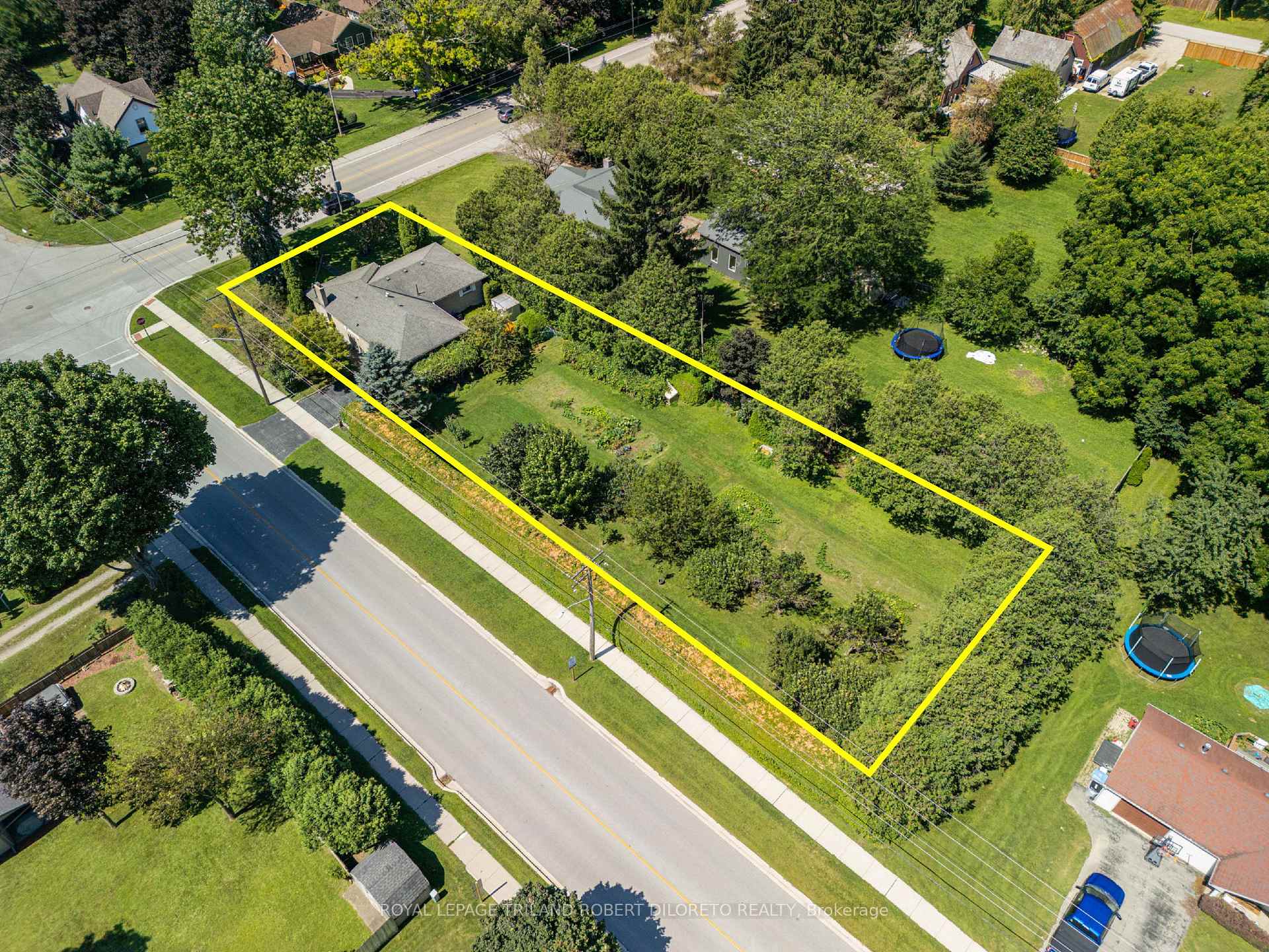 Photo 1 of 22756 Komoka Road, Middlesex Centre, Komoka — HOMEH