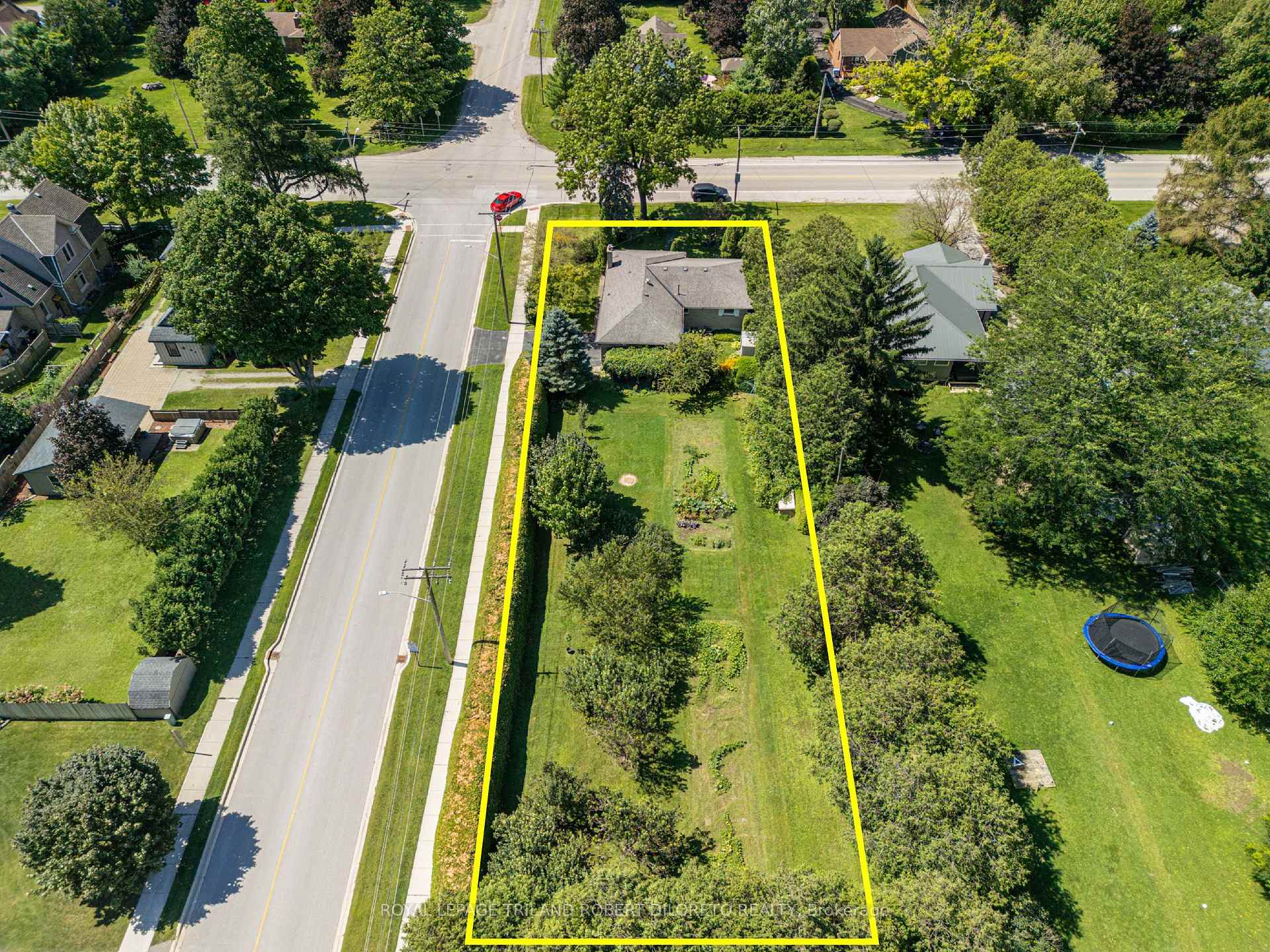 Photo 3 of 22756 Komoka Road, Middlesex Centre, Komoka — HOMEH