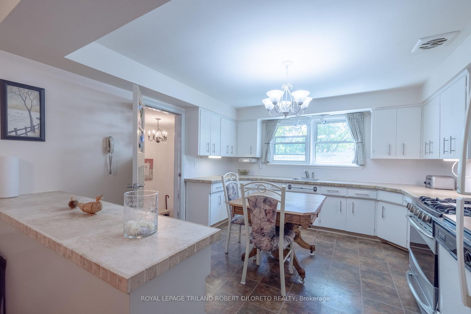 Photo 15 of 22756 Komoka Road, Middlesex Centre, Komoka — HOMEH